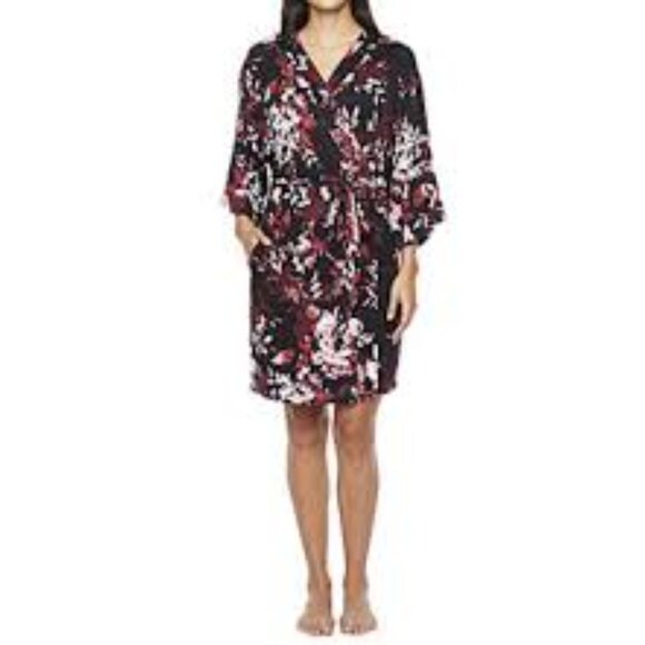 Ambrielle Sleepwear Red Bud Floral Robe with Tie Belt Size M NWT - Picture 7 of 7